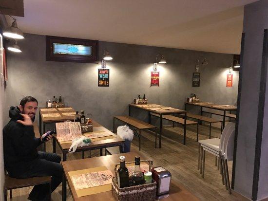 La Luge Beer & Burger Bar